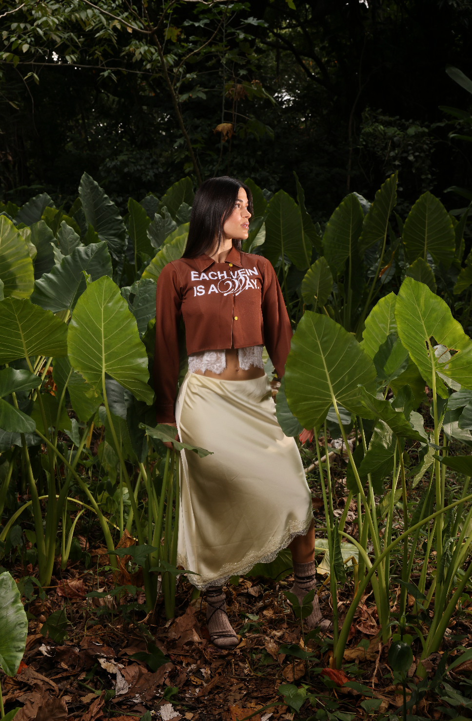 VEIN BUSSINES CROPTOP